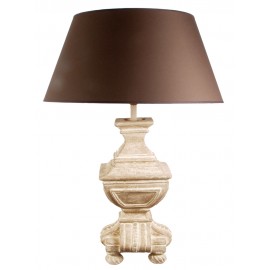 TABLE LAMP MADE IN RESIN.